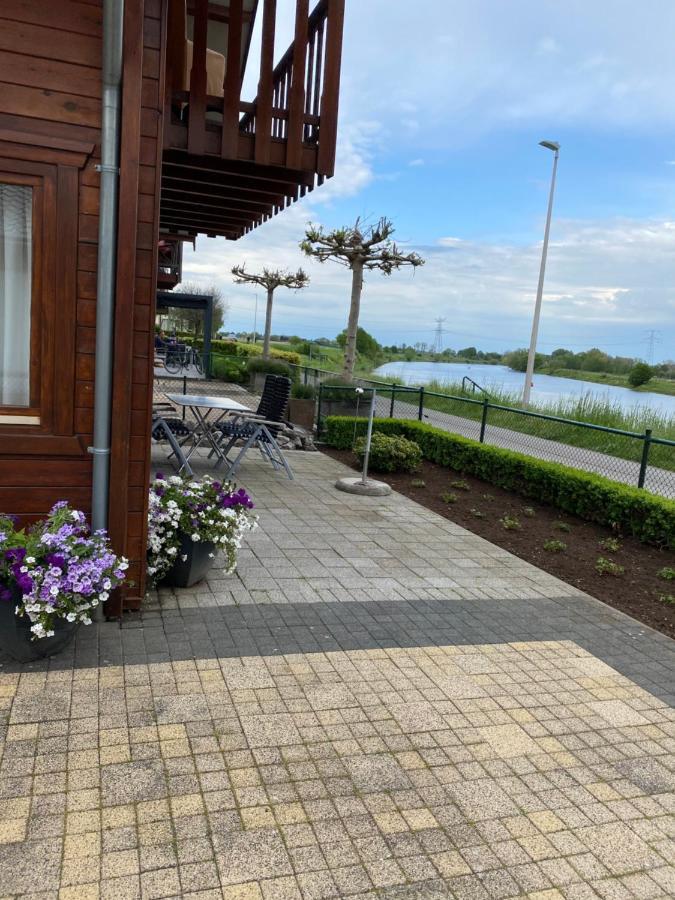 Willa Chalet La Meuse Maaseik Zewnętrze zdjęcie