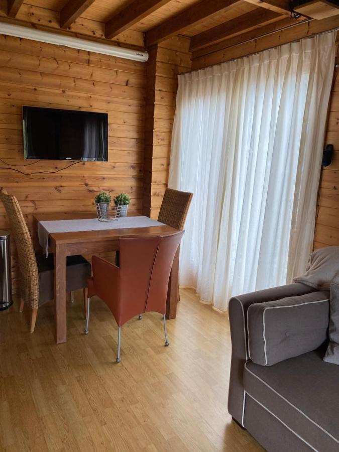 Willa Chalet La Meuse Maaseik Zewnętrze zdjęcie
