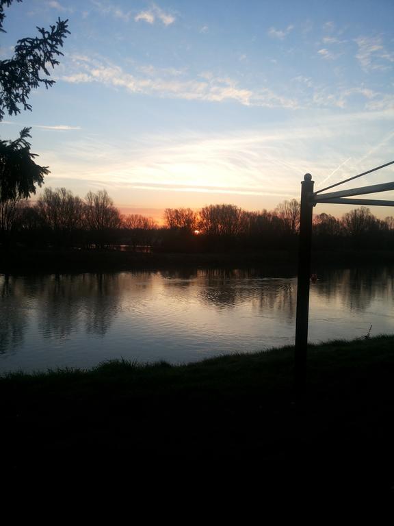 Willa Chalet La Meuse Maaseik Pokój zdjęcie
