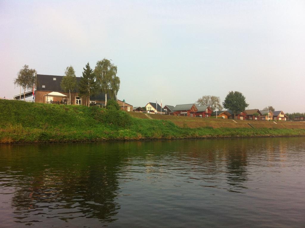 Willa Chalet La Meuse Maaseik Pokój zdjęcie
