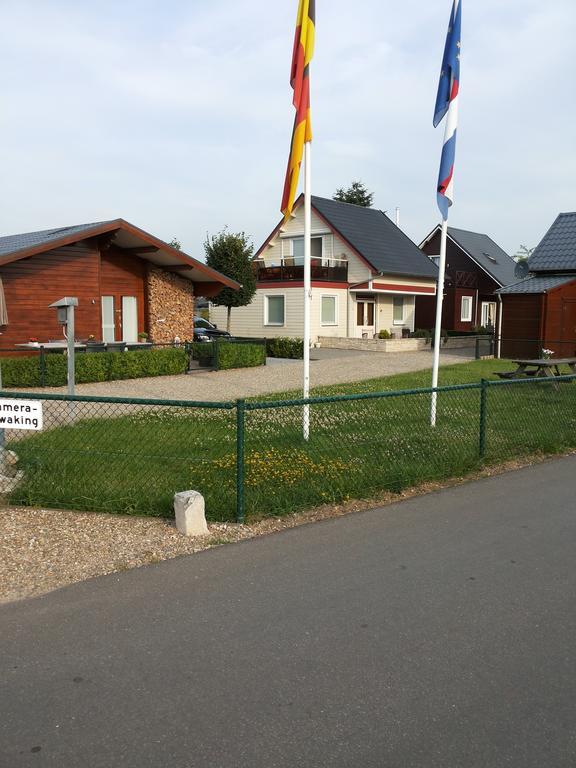 Willa Chalet La Meuse Maaseik Pokój zdjęcie